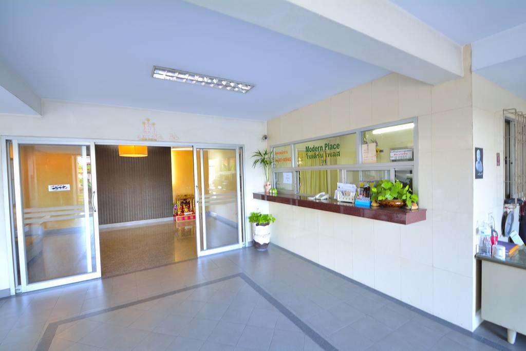 Modern Place Apartment Банкок Екстериор снимка